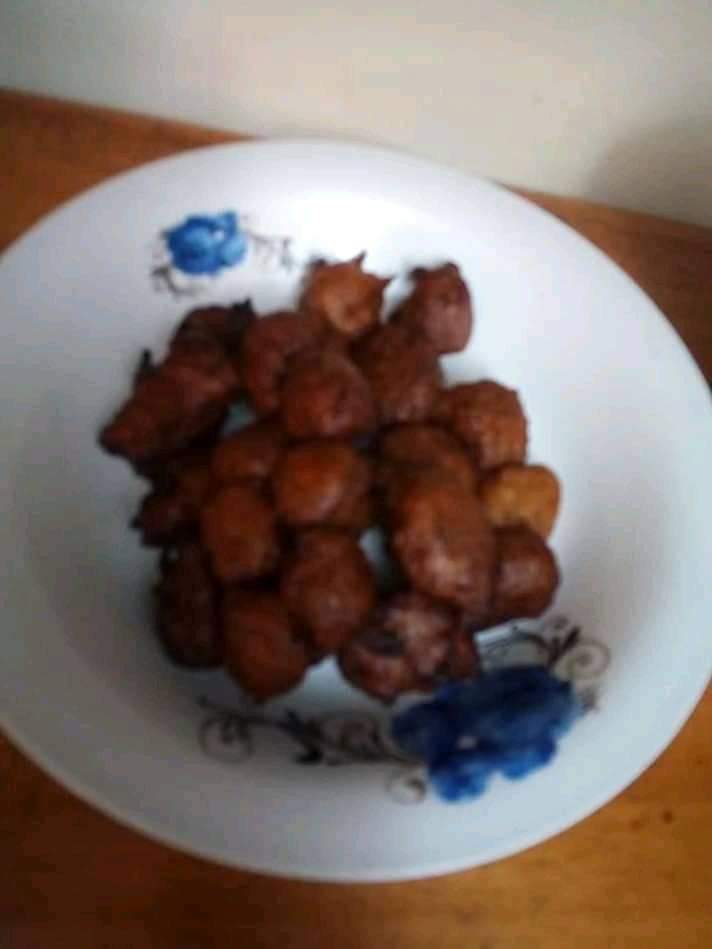 AgroZoe's tweet photo. Je suis déterminée à vulgariser la consommation de la farine panifiable de manioc au Congo.
C'est une grande passion qui brûle au plus profond de moi. 
#AGROZOE. https://t.co/Ek32arNiHT