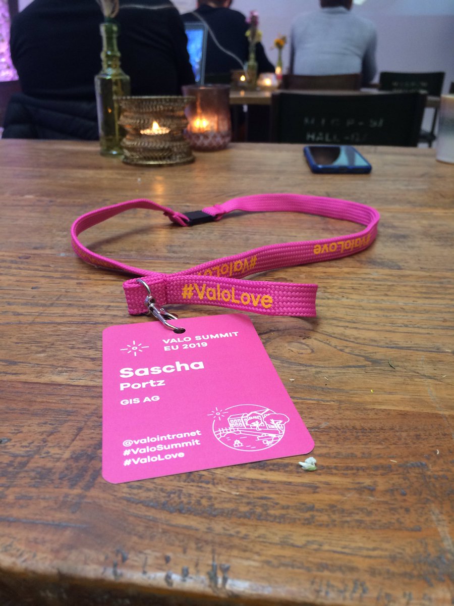 Standing up at 4 am with a smile on my face - it’s #valosummit in amsterdam. Looking forward for new insights, lots of discussions and #valolove <a href="/GIS_AG_/">GIS AG</a> <a href="/valointranet/">ValoIntranet</a>