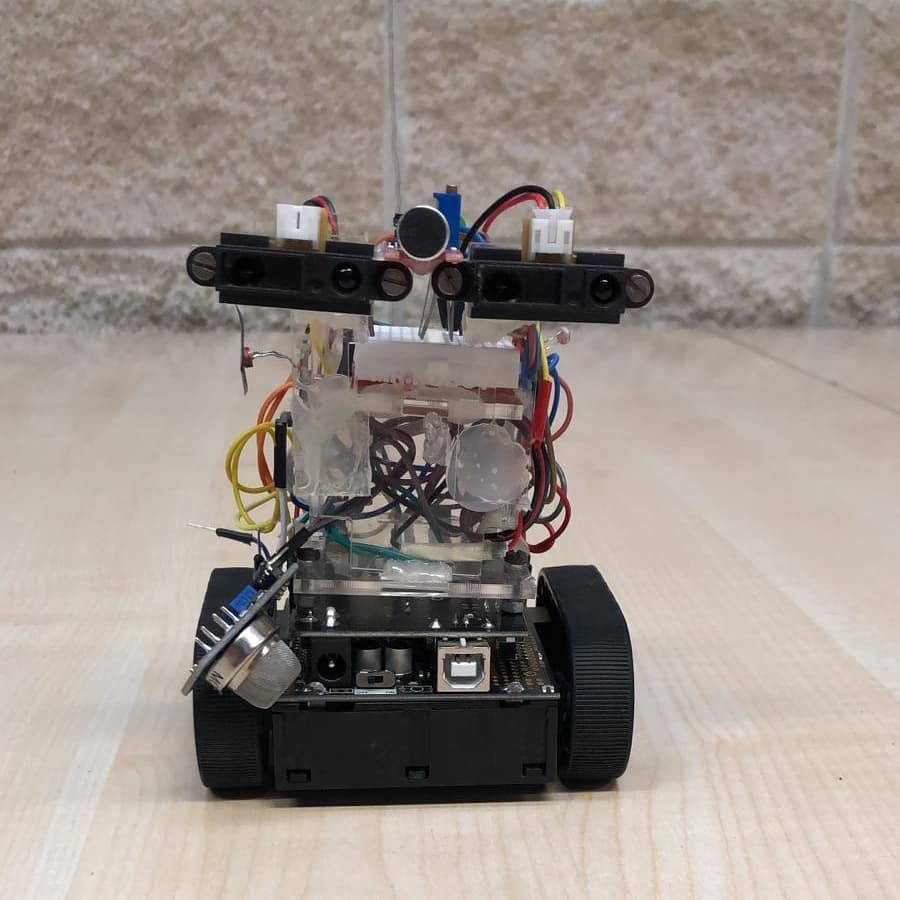 RoboVallauri's tweet photo. Dopo mesi di lavoro il grande momento è giunto. Tre robot, tre squadre, 7 studenti che rappresentano il team #robovallauri alla #romecup2019.In bocca al lupo ragazzi!! #pt #mrRobot #unknown #vallauri #rome #competizione #explorer #explorerjunior #explorersenior #RoboVallauri https://t.co/YOMHVFP883