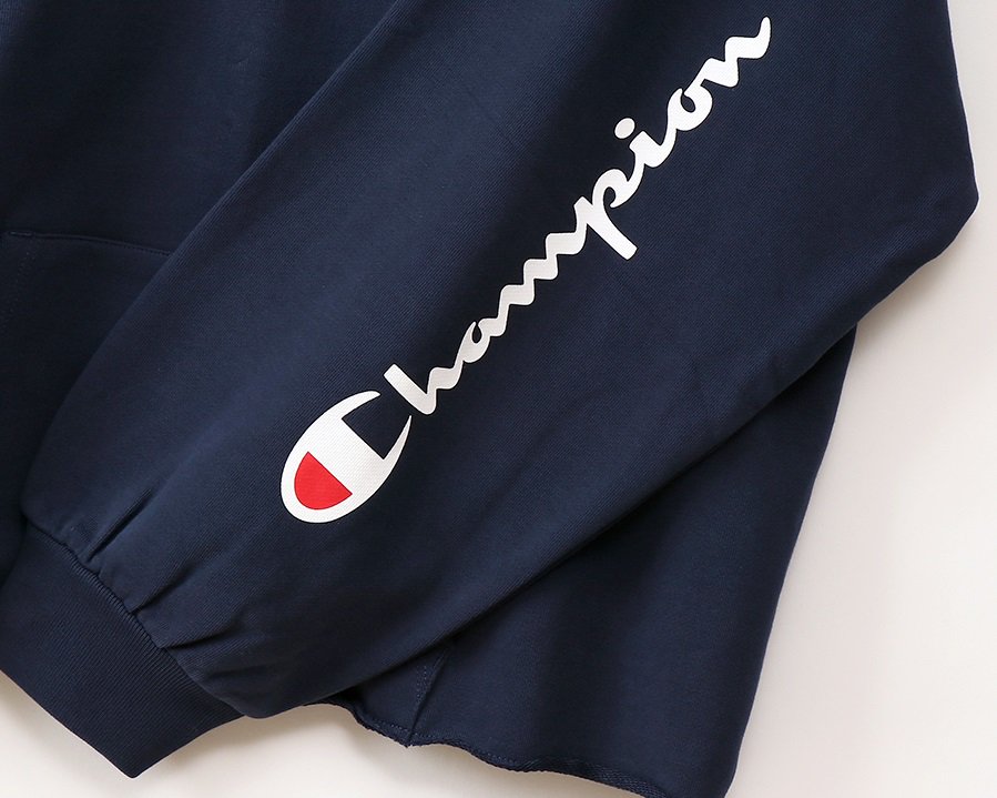 Champion Japan Twitter પર 腕部分のロゴプリントがスポーティーさ Champion Japan Twitter પર 腕部分のロゴプリントがスポーティーさ