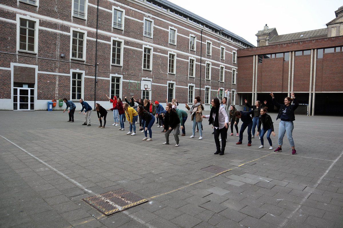 De nieuwe lichting #vrijwilligers Frans junior en Frans 12+ aan de slag op ons vormingsweekend. Na 2 dagen vol spel en leerplezier zijn ze klaar voor hun eerste kamp. Wil je er volgend jaar ook bijzijn? Stuur een mail naar info@roeland.be.
 #monitor #animator