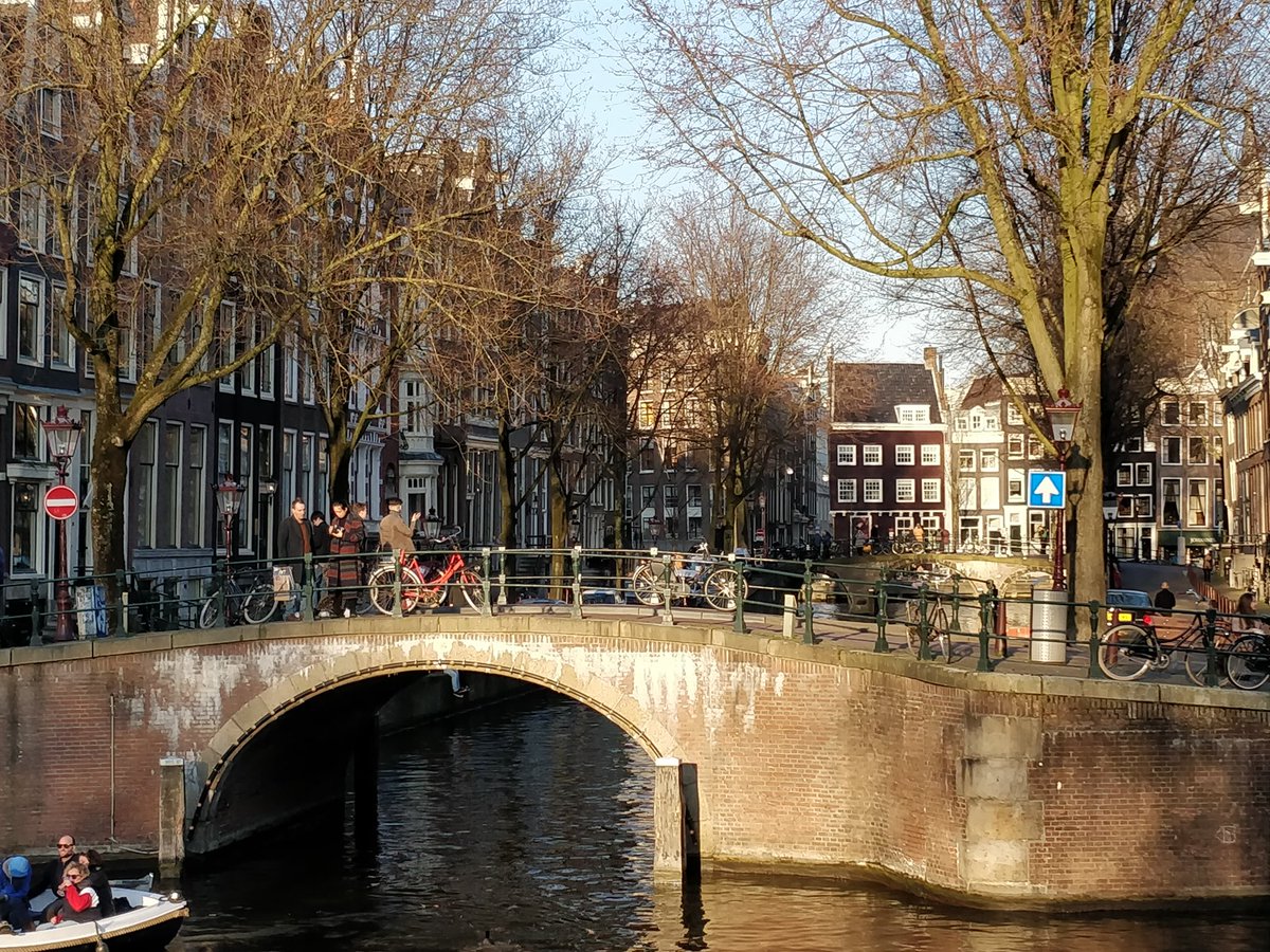 #sunnyday in #Amsterdam #gracht #canal #streetphotography #photo #bikes #city #citylife