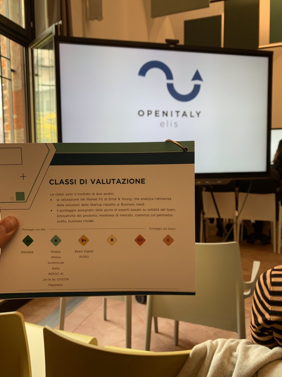 Awhy_Official's tweet photo. Oggi siamo a Milano per #OpenItalyELIS, sezione #customerengagement! @centroELIS #awhy #chatbot #AI https://t.co/NWrH8wPfXH