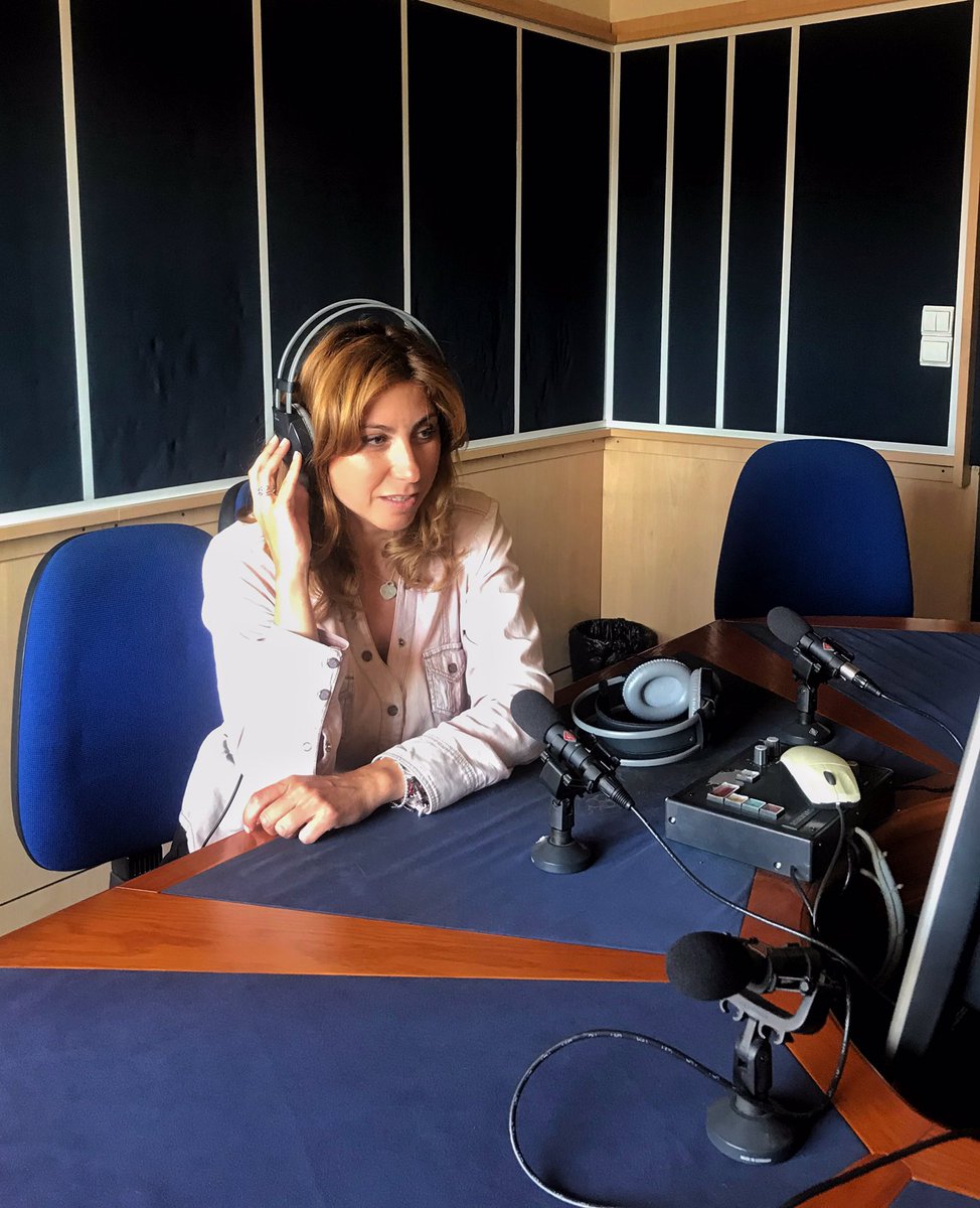 1MARIAIVANOVA's tweet photo. #entrevista en Radio Nacional de Bulgaria @bnrbg #porqueyo #cortometraje #hristoporiazov #bulgaria #shortfilm #interview #radio https://t.co/kVbjkJ8OyY