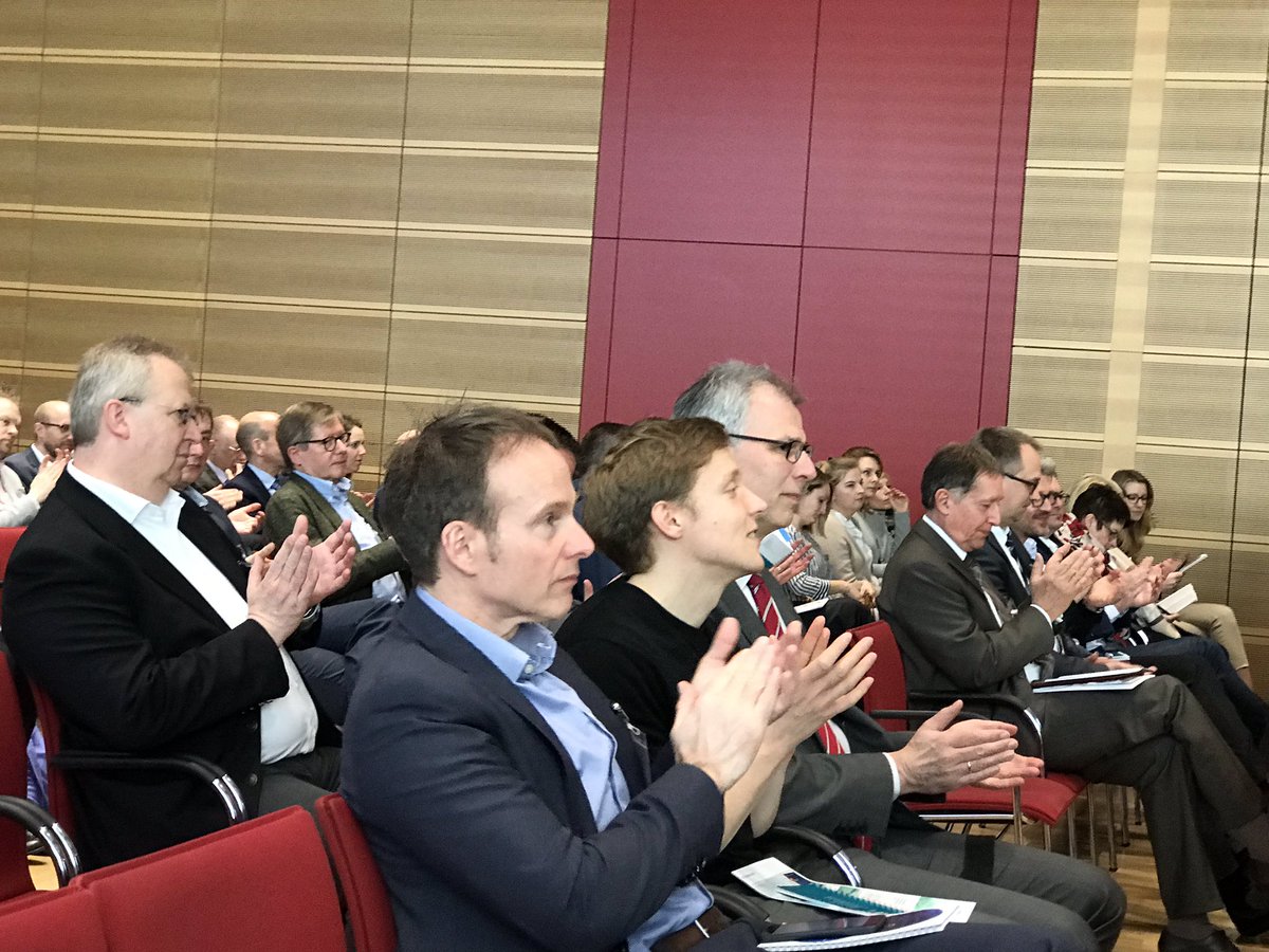 MichaelReiterPR's tweet photo. #kfgn19, 1. Preis #Gesundheitsnetzwerker 🎉👏 geht an #Innovationsfonds-Projekt #NPPV Neurologisch-psychiatrische und psychotherapeutische Versorgung - Zugang zur #Versorgung verbessern, berufsübergreifende Zusammenarbeit (#Netzwerker) erleichtern. Kontext #Selektivverträge https://t.co/bp3WNnNPst