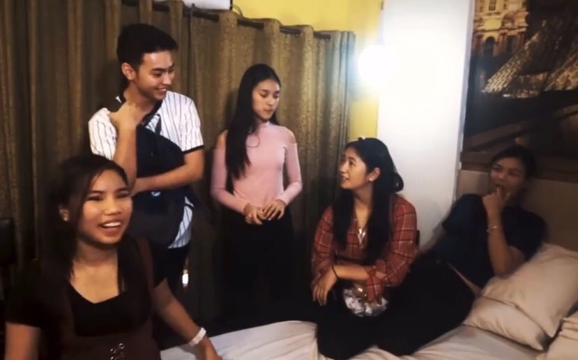 KurtJelay's tweet photo. Feel at home masyado si @JELAYPILONES08 sa higaan ni @KurtAccOfficial . HAHAHAHAHHA #KuLay https://t.co/m1OebaY5fY