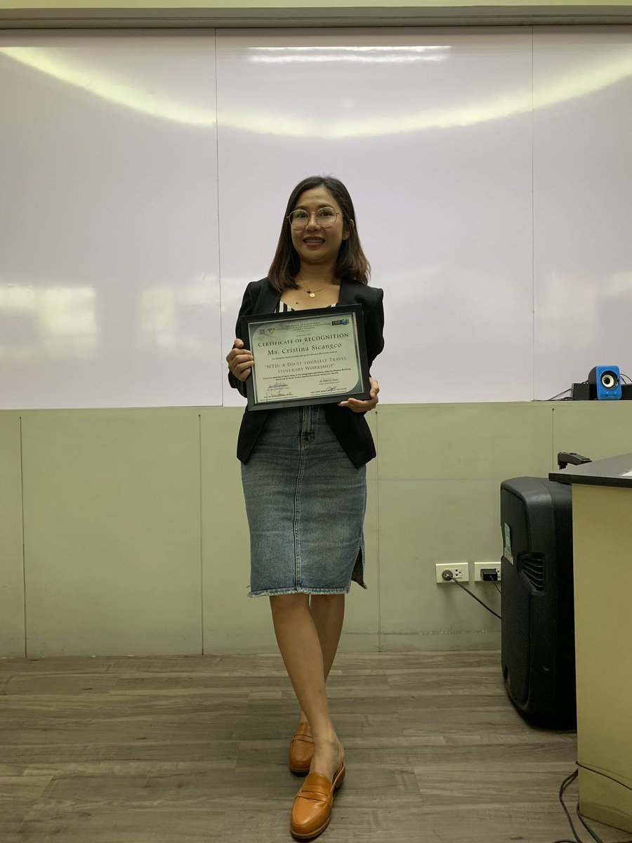 USTCTHMSC's tweet photo. We would like to thank our speakers for enlightening the minds of our participants in planning their own itinerary!
We would also like to thank @RufflesBags for the wonderful bags given to our speakers for today! ππ
#CTHMUpAnd13eyond #CTHMCollegeWeek19 https://t.co/25KhZXICsz