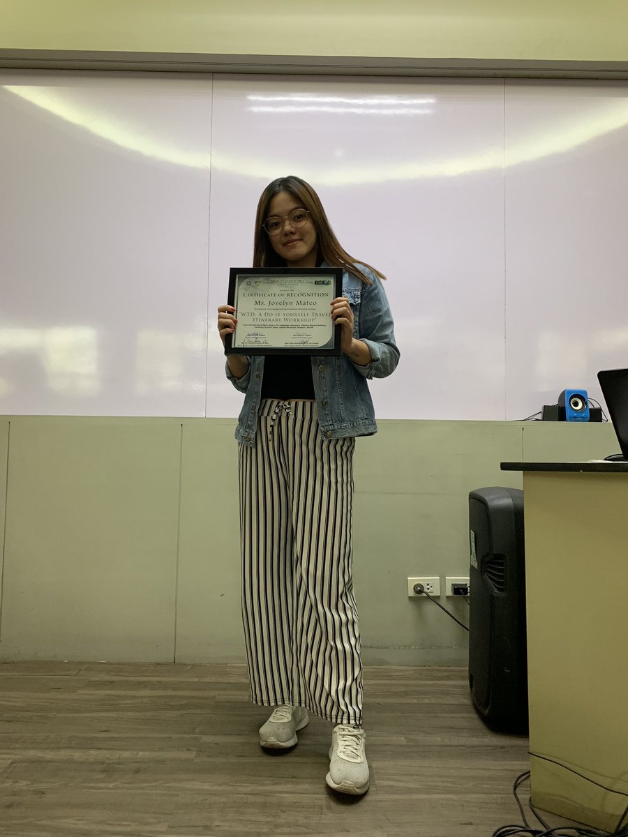 USTCTHMSC's tweet photo. We would like to thank our speakers for enlightening the minds of our participants in planning their own itinerary!
We would also like to thank @RufflesBags for the wonderful bags given to our speakers for today! ππ
#CTHMUpAnd13eyond #CTHMCollegeWeek19 https://t.co/25KhZXICsz