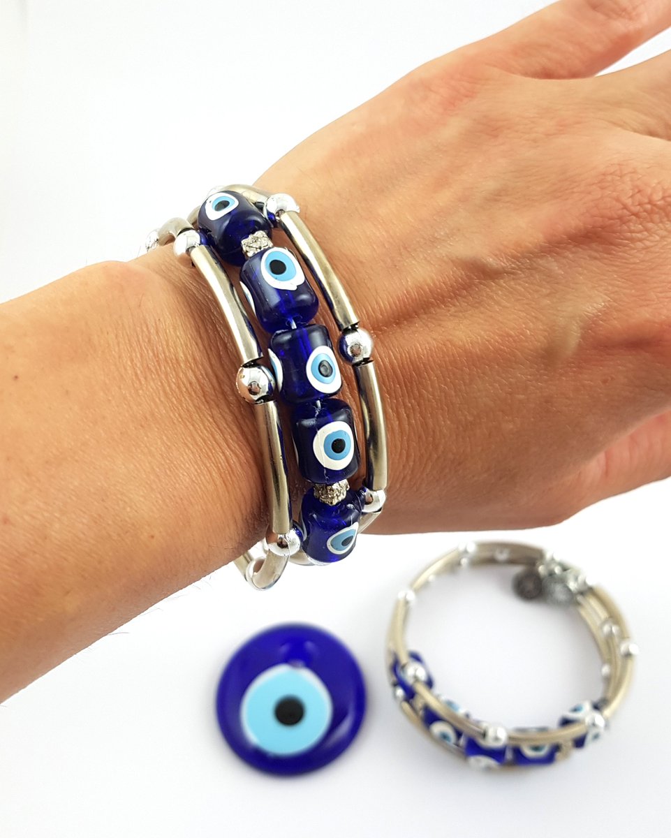 facebook.com/Eleggua.es/pho…

PULSERA OJO TURCO PARA TU PROTECCIÓN
#ojoturco #jewishjewelry #maldeojo #wholesalejewelry #wholesalebracelet #kuwaitjewelry #eyebracelet #instajewels