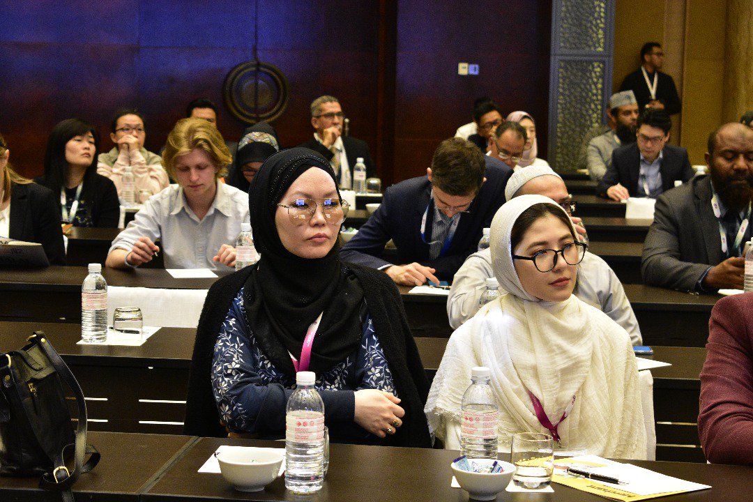 ghas2019's tweet photo. Appreciation post for our sisters in Global Halal Summit today π§
.
. π Follow GHAS 2019 official social media pages:
Facebook/Twitter/Linkedln: Global Halal Summit 2019
Instagram: @ghas2019
#GHaS2019 #IHAB2019 #IHTCDP2019 #HCBC2019 #globalhalalsummit #halalmalaysia https://t.co/zEUl2rmd57