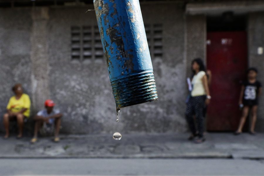 TidningenSyre's tweet image. Det viktiga vattnet

#Liv förutsätter #vatten. Trots den vetskapen hotas framtiden för #floder, #sjöar &amp;amp; #sötvattenkällor av marknadsintressen, ohållbar politik &amp;amp; dränerade #reserver. Men kanske håller trenden på att vända?

tidningensyre.se/global/2019/nu…

#klimatpol #water #miljöpol