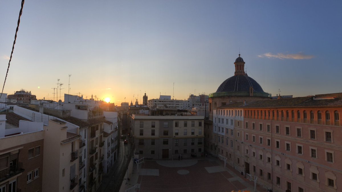 SaltyBurger's tweet image. Nice sunrise in Valencia for the first day of @ctdwit - we will have a summary of both phases of @trackmllhc including a discussion session on Thursday