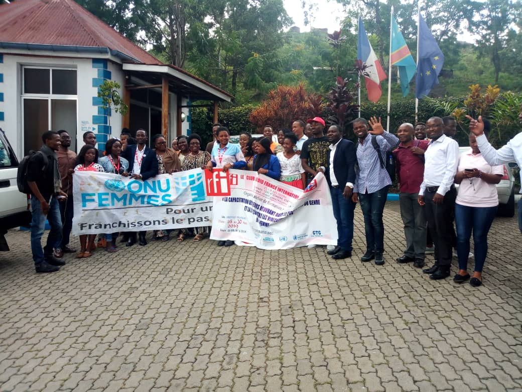 mahasano's tweet photo. Vidiye Tshimanga a réitéré l'engagement des autorités actuelles du pays à œuvrer pour l'émancipation de la femme congolaise au cours de cérémonie 31 mardd.
Une raison et appuis d'adopter le leadership feminin, une solution dans l'atelier du 28-30/03 à goma https://t.co/sgHKIsvESt
