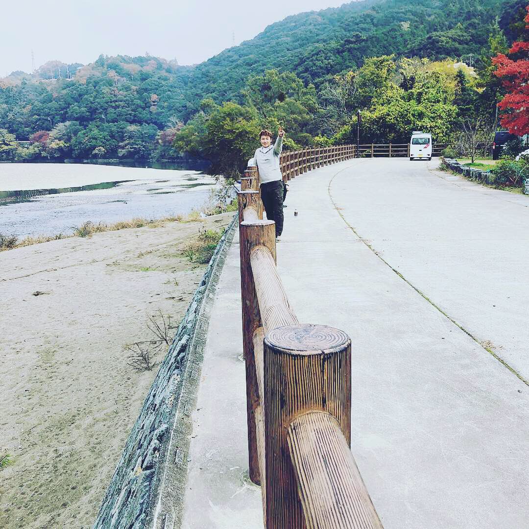 80_pon__'s tweet photo. やっぱり足場するなら愛翔架設じゃないとダメだな〜
どこの会社に行っても楽しくないしなんせみんなレベル低いんだよな〜
出来ることを出来て終わってるから普通なんだよな〜
出来ないことをして出来てこそ楽しいのに！
3ぺこれっこ〜〜 https://t.co/KhEmFjMDCA