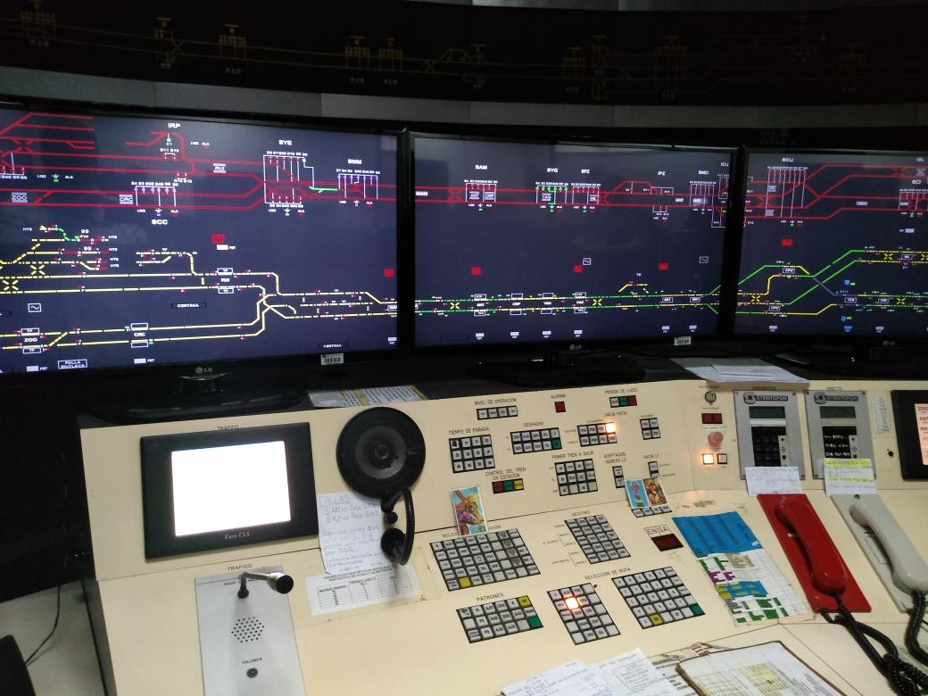 #ATENCIÓN Se informa a nuestros usuari@s que el #MetroCaracas, hoy martes #2Abril restablece la operación comercial en sus tres líneas en su horario habitual.    ¡Dale RT! 
 
@TransporteGobVe <a href="/VTVcanal8/">VTV CANAL 8</a> <a href="/RNVinformativa/">RNV Informativa</a> <a href="/UNoticias/">Últimas Noticias</a>