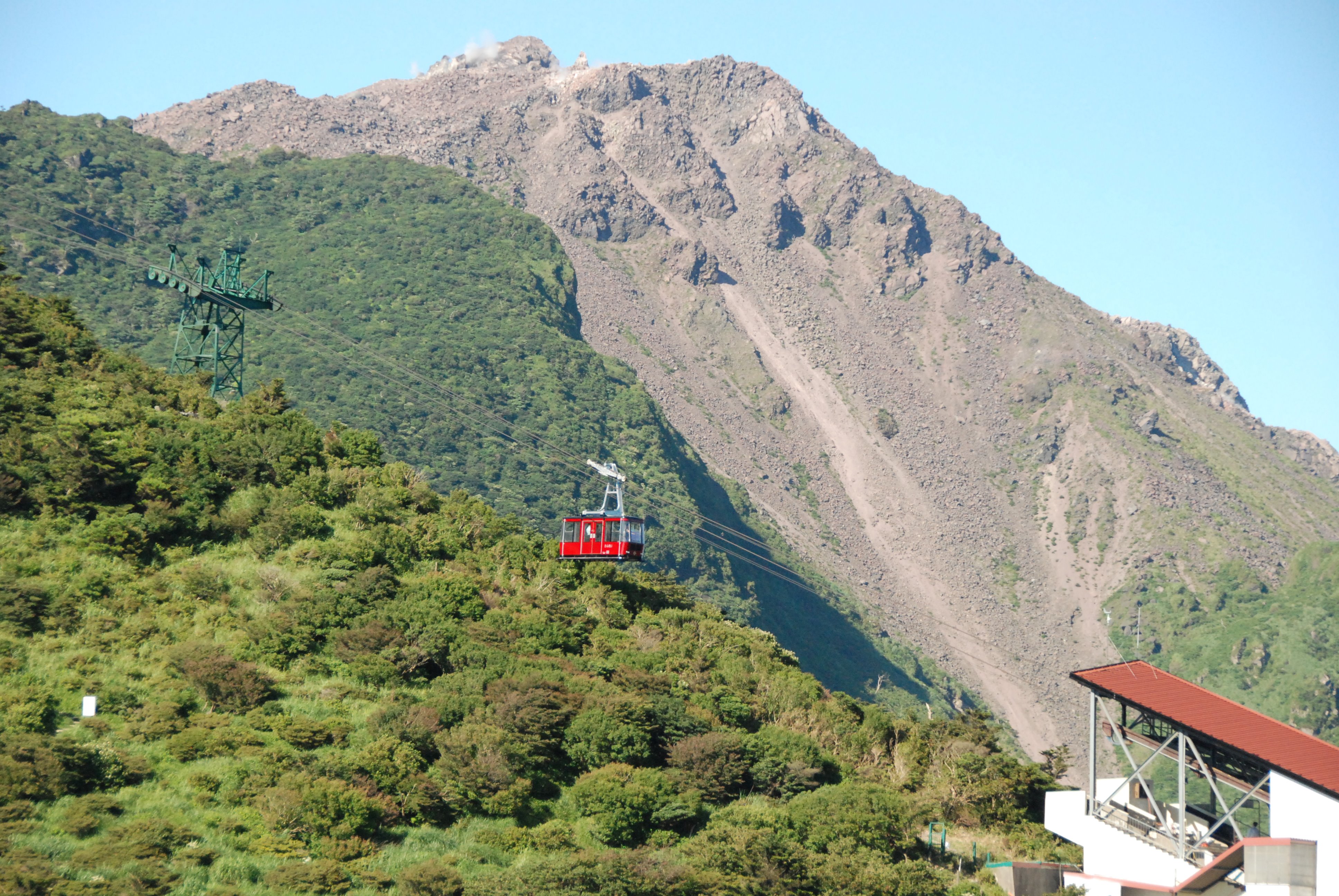 雲仙観光局 公式 平成最後に平成新山を見に行こう 昨日新元号が 令和 と発表されましたね 平成も残すところあと1か月 わが島原半島には日本で一番新しい山 平成新山 があり この平成の時代を共に歩んでまいりました ぜひ 平成のうちに