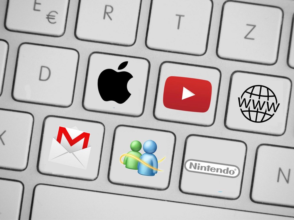 Consulthinkspa's tweet photo. Benvenuto #aprile con la #storiadellinformatica! Questo #mese: #nascita di #apple e #gmail, addio a #msn, primo video su #youtube e altro ancora! Immergetevi subito nella lettura! ➡https://t.co/77Yy0mvoeY
#accaddeoggi #succedeoggi #accaddeoggiinformatica #videogames #nintendo https://t.co/bxYqV2hkX7