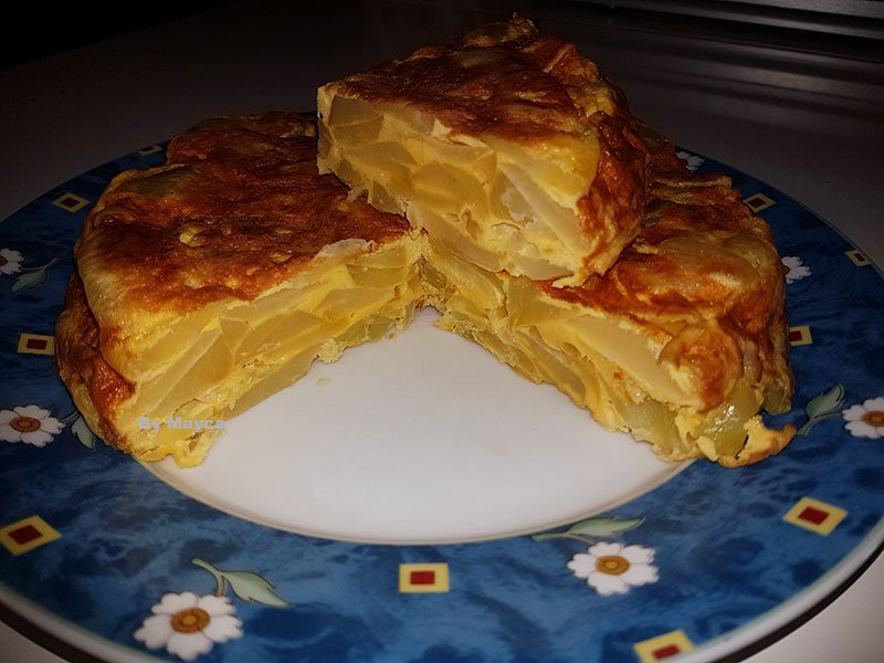 mi_oasis's tweet photo. Que os parece una tortilla de patatas en solo 4 minutos, jugosa y sencillamente perfecta, para tener un #FelizMartes aplicando nuevas tecnologías a la cocina de siempre + info en: https://t.co/ZI9QXAweQr https://t.co/w7O6g6lLw7