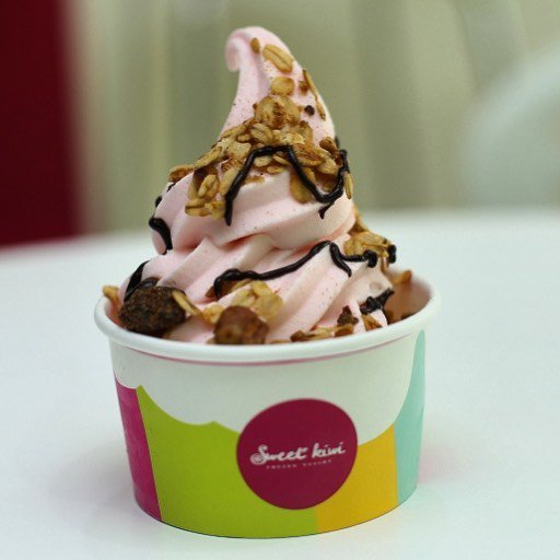 HangOutwithTee's tweet photo. Sweet Kiwi Yoghurt is giving out free vouchers to some lucky ladies this Sunday πππWhere are you going to be? #Hangoutwithtee6 #OyaShift #SundayApril7 https://t.co/QsKXEJccLq
