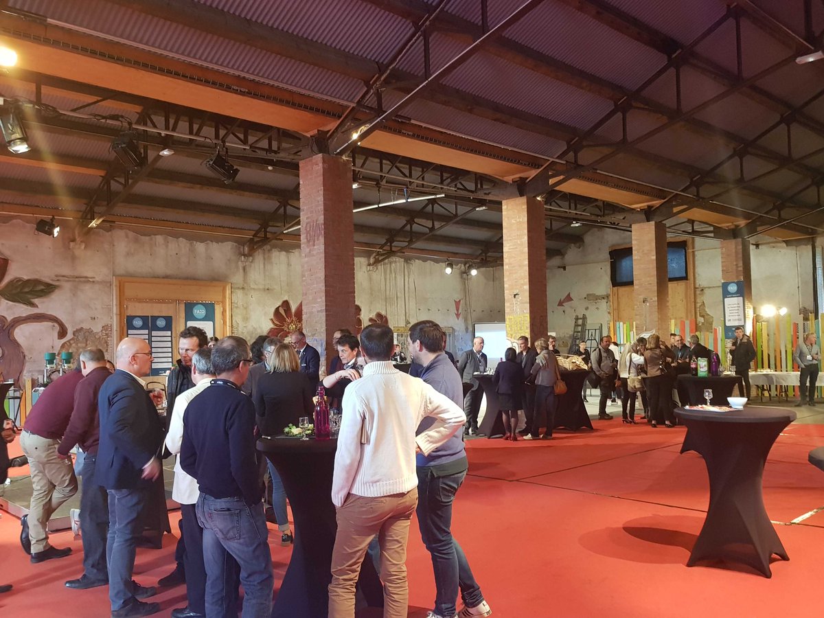 perfarmer's tweet photo. Un évènement #AgTech avec de nombreux #Agriculteurs 👨🌾👩🌾 : Bravo à @FarmingGasco et au @credit_agri_PG pour l'organisation 👏
#Fa2d #Agriculture #Agriculteur #Céréaliers #AgriTech https://t.co/IZd3CkT1z2