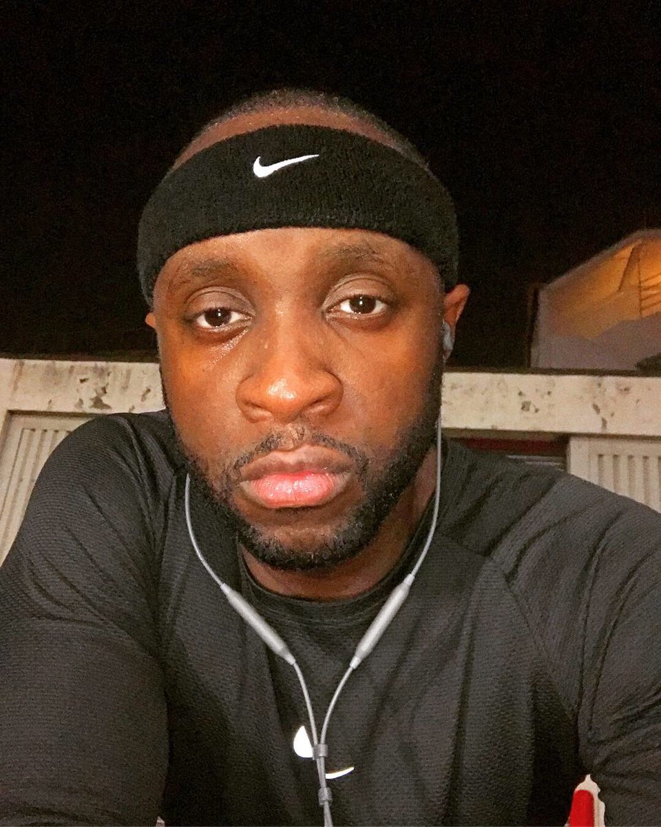 Shack_Baker's tweet photo. Running the streets on that night shift 🏃🏾‍♂️💨🌌🌉
#milesforsmiles #operationsmile #smile365 #gugb #extramile #notrafficontheextramile #nike #grind #hustle #yougetoutwhatyouputin #runthestreets #runtheroads https://t.co/WqShafuVjL