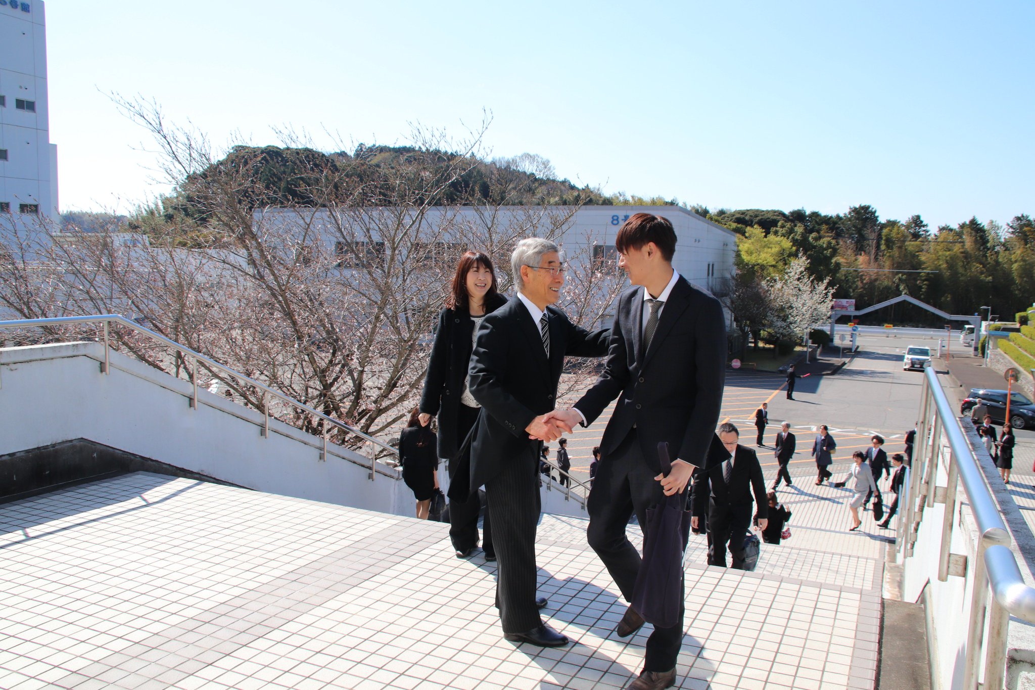 愛知工科大学 愛知工科大学自動車短期大学 19年4月2日 火 愛知工科大学体育館にて19年度入学式を挙行しました 新入生の皆さん ご入学おめでとうだケロ 愛知工科大学 愛知工科大学自動車短期大学 19年4月2日 火 愛知工科大学体育館にて19年度入学式を挙行しました 新入生の皆さん ご入学おめでとうだケロ