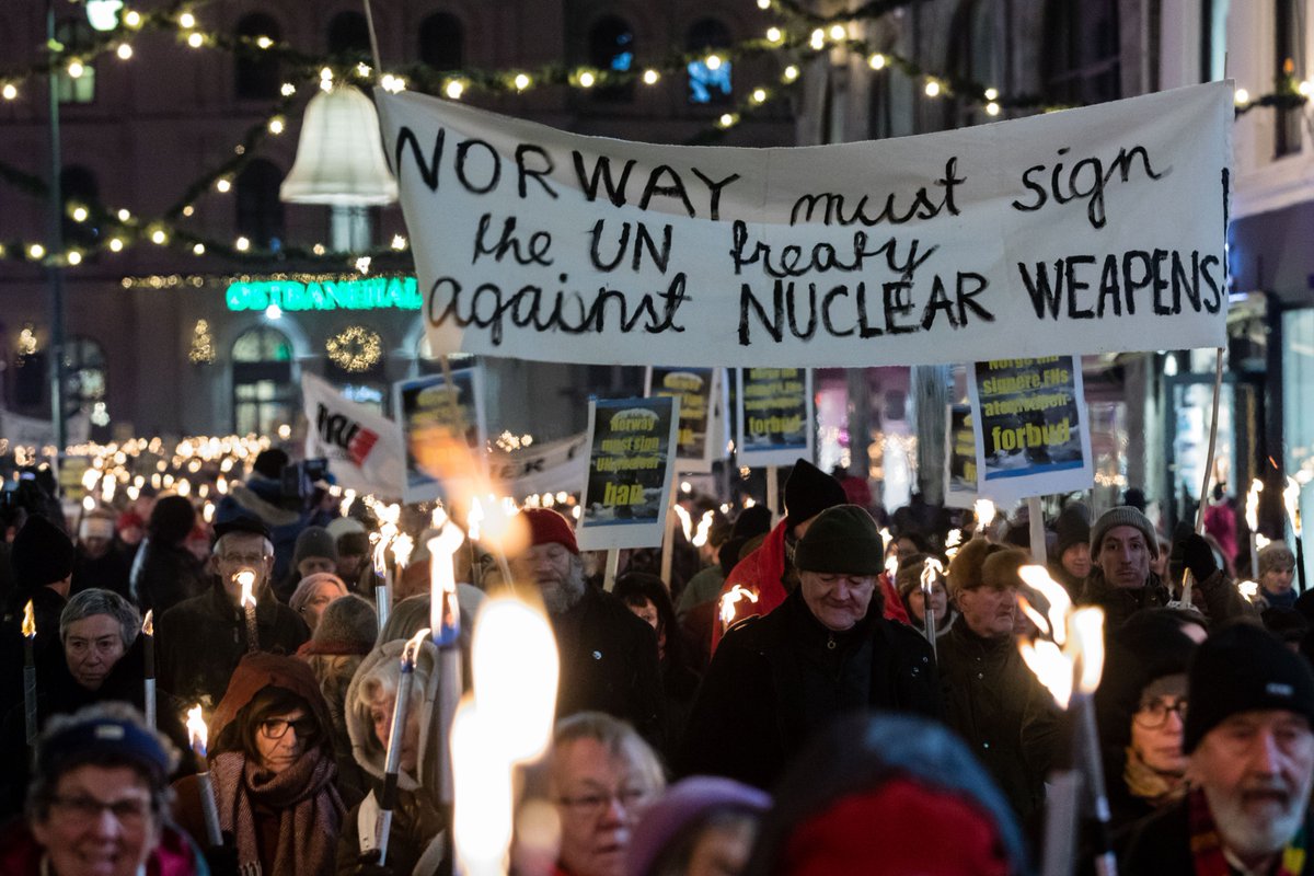 NEW OPINION POLL: 78% of Norwegians want Norway to sign the #nuclearban treaty. Of those, 85% wants Norway to sign even if they're the first NATO state to do so! Nuclear weapons policy cannot continue to be exempt from democracy! dagsavisen.no/innenriks/unde…