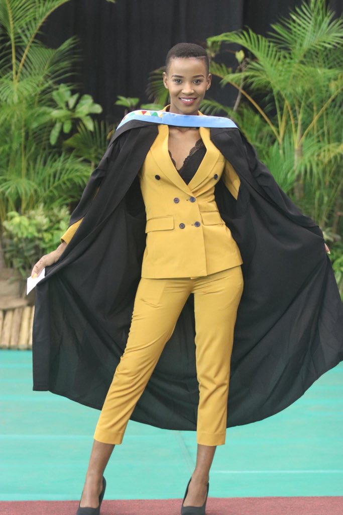 NNdlovu13_12's tweet photo. Dear Mama in heaven😇 I did it again👩🏽‍🎓❤️ Masters degree pending...🙏🏿 #UKZNgrad2019 #InspiringGreatness UKZN 👩🏽‍🎓 https://t.co/6WuUxLtyJU