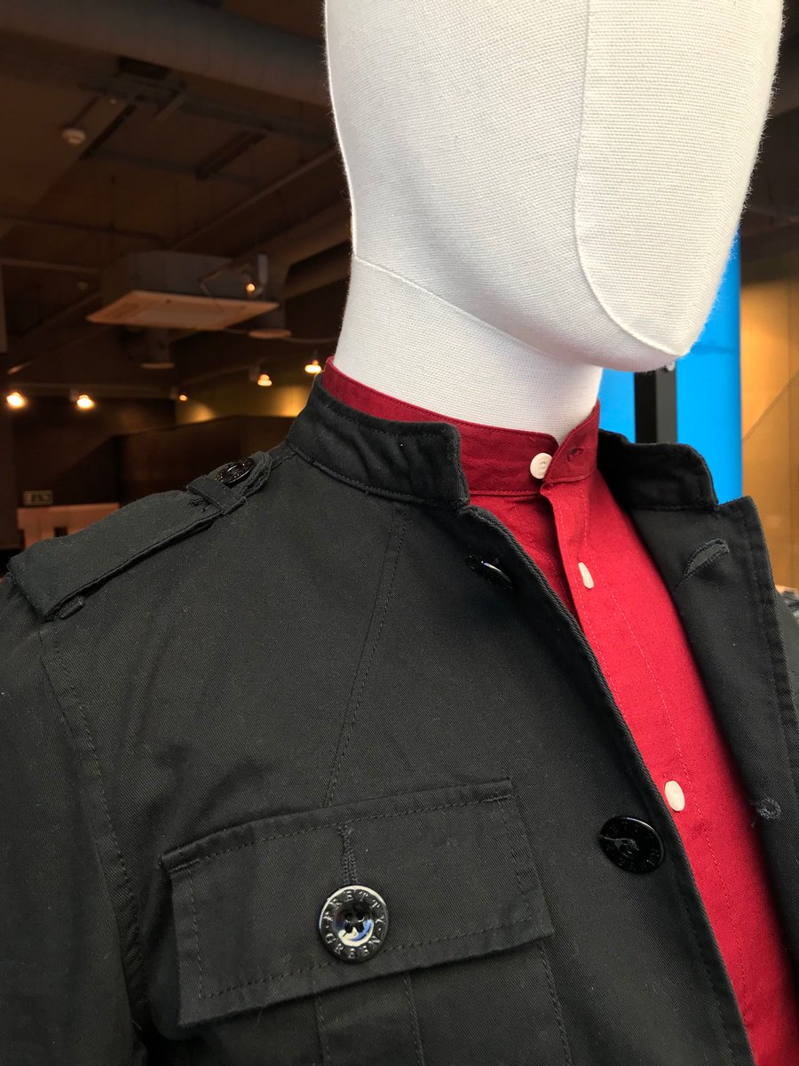 What colour are you picking to wear for the races? 🐎

We’re a fan of the new red collarless shirt! ❤️

#PrettyGreen #welovePG