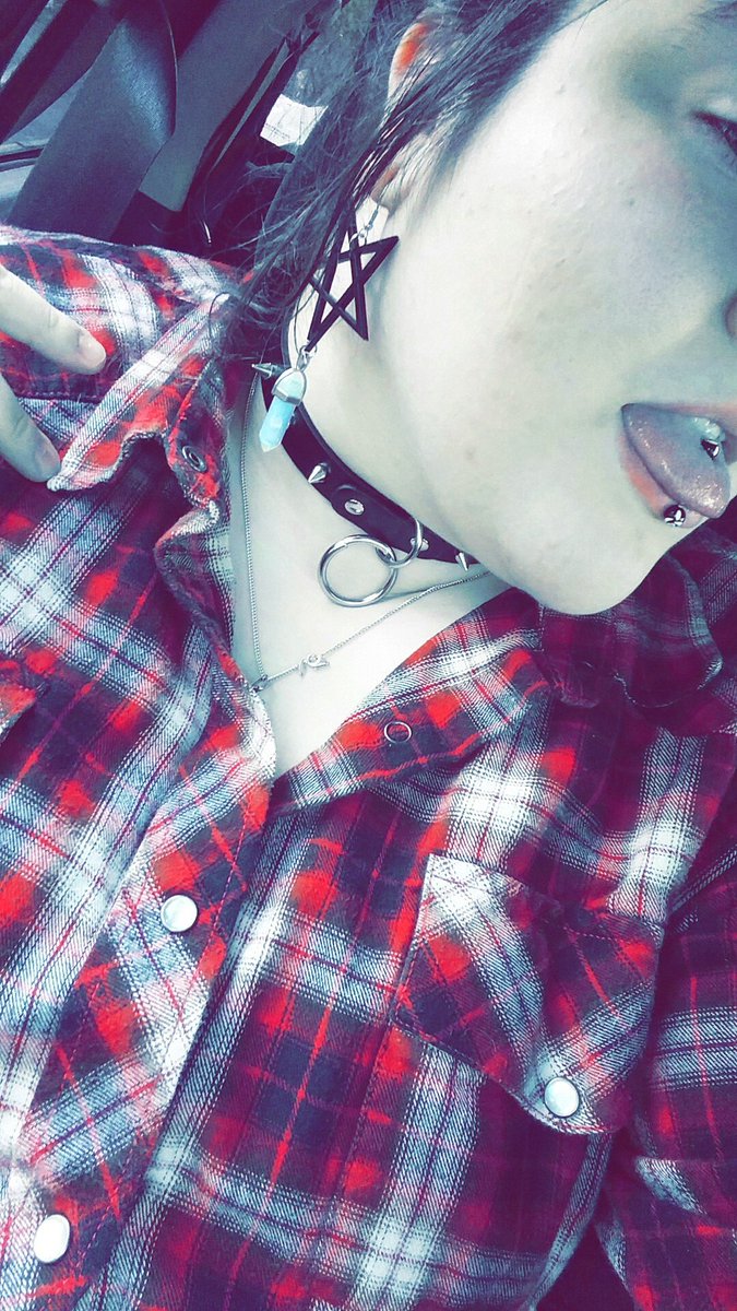 mother_abby's tweet photo. Ya girl gotta new choker. ⭐🌙💚 #goth #choker #aesthetic https://t.co/p3aGtJouRF