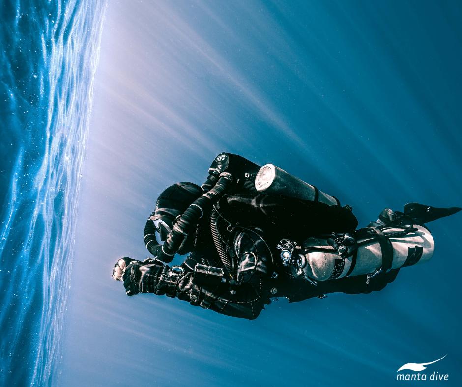 MantaDiveGili's tweet image. Give @christoff_ccr nitrox and a rebreather and he's one happy diver. 😊🤙

📷: Alfred Minnaar Photography

#techdiving #techdivers #underwaterphotography #TDIdivers