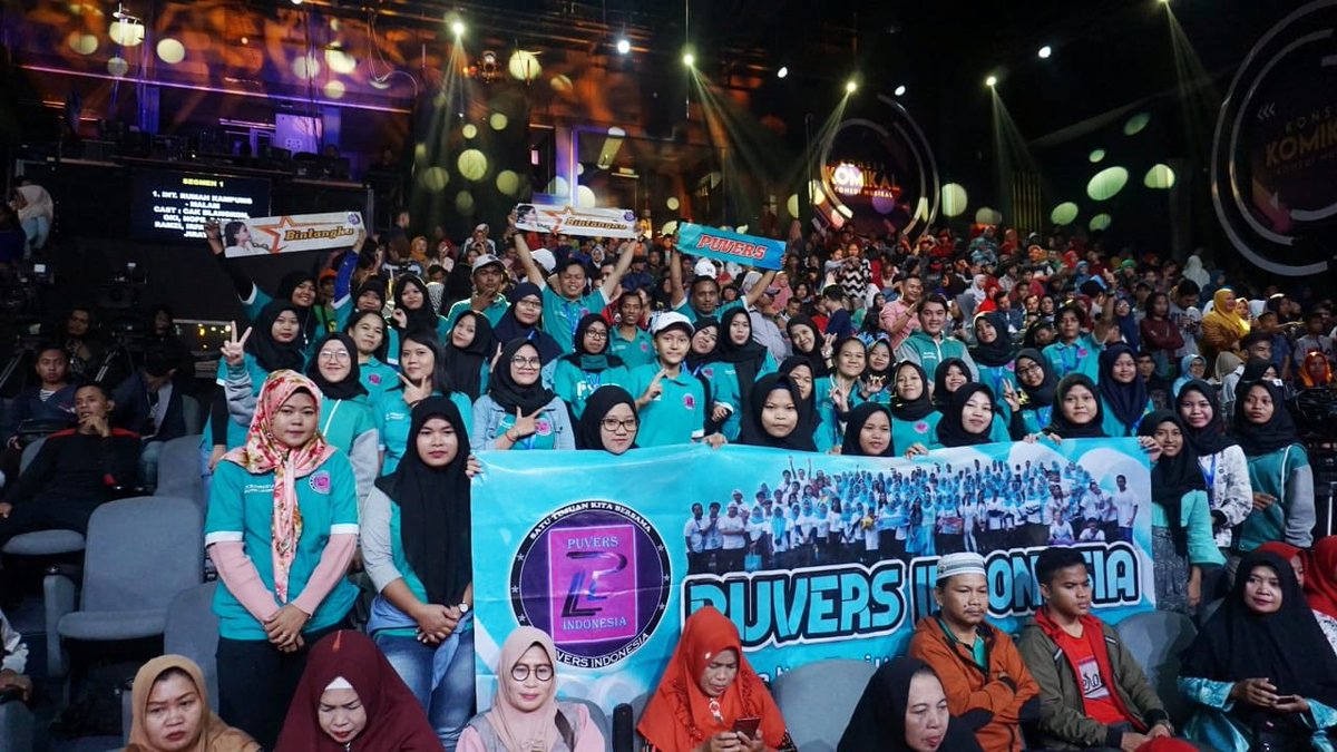 Kalian luar biasa 😭😭😭😭 terharu bngt gue #PutriatKonserKomikaIIVM