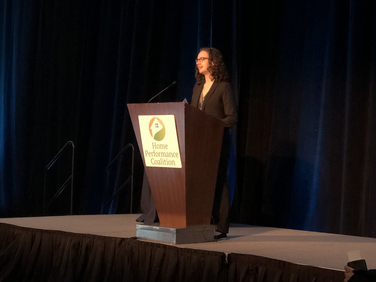 EnergyVanguard's tweet image. Sabine Rogers accepts the Linda Wigington Leadership Award on behalf of her dad, Mike Rogers. He was a great man &amp;amp; a great leader. #HPC19