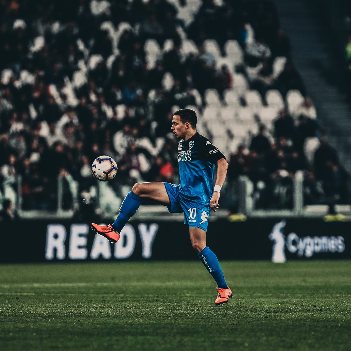 IsmaelBennacer's tweet photo. 📸 #IB10 https://t.co/C9MX4q6icn
