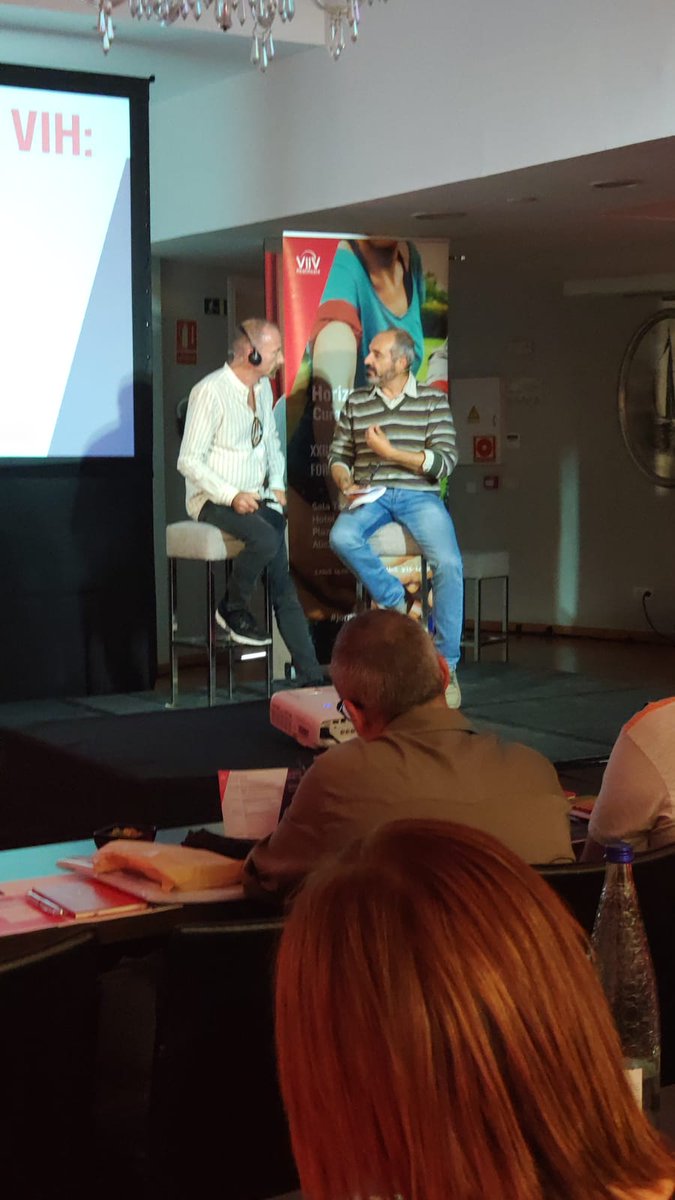 Adhara_ONG's tweet photo. Diego García, director de #SevillaCheckpoint con Timothy Brown, el paciente de Berlín, la primera persona en curarse del #VIH en las #jornadasong2019 @ViiVHC https://t.co/q7tirONiIH
