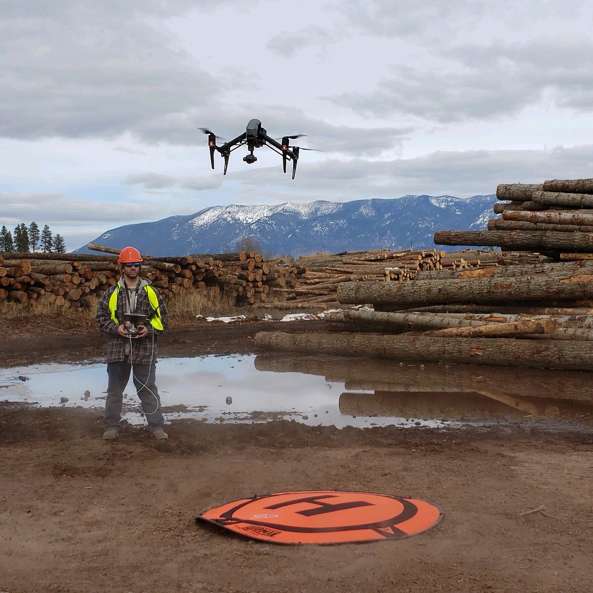 quadrocopters's tweet photo. @mike_of_connecticut launching the Inspire 2 for another mapping mission. #drone #espective #aerialmapping #aerialsensors #dronestagram #quadcopter #inspire2 https://t.co/yOF8DM1wro