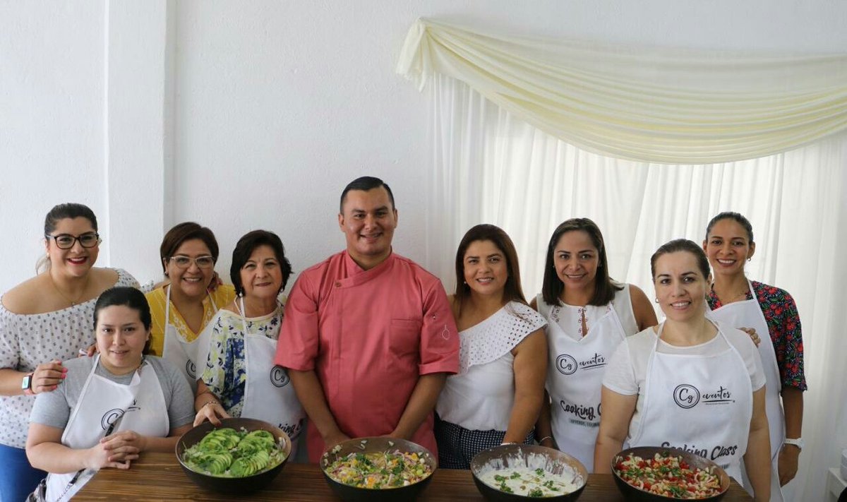 CANACINTRA_Tab's tweet photo. Este fin de semana .@CgEventos_PE afiliado a .@CANACINTRA_Tab realizó con éxito el taller Cooking  Seafood, el cual fue impartido por el chef Daniel Alexander Mayo. https://t.co/2Nl7ZTpDpK