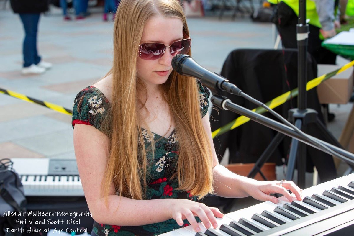 EmiVMusic's tweet photo. Great day performing for. @earthhour at @ayrcentral #earthhour #music #emiv #ayrcentral #singersongwriter #emivmuse #alistairmulhearn #musicphotography https://t.co/ShmqsmwP85