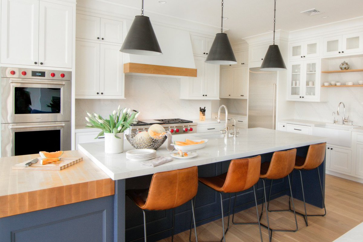 packardcabinet's tweet photo. Had a great time today at our photo shoot of this beautiful Sand Point new construction residence that we had the pleasure of working with @truenorthdevelopment . We had fun designing this kitc... @ruttcabinetry #SimpleWhite @subzeroandwolf @nicolelarsonphotogra #Packardcabinetry https://t.co/DzVqEGf4Cn