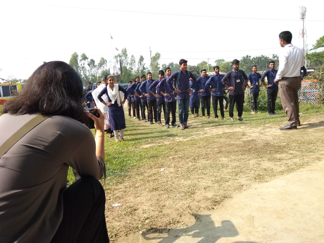 fixer_bd's tweet photo. We are so glad to share with you our recent work and we are also pleased to have fixed the shoot for Channel News Asia's prime digital feature CNA Insider || Stories on Migrant Workers from Bangladesh ||

#fixerinbangladesh #filminginbangladesh #mediasolution #bangladeshfixer https://t.co/jotQu6GQ5Q