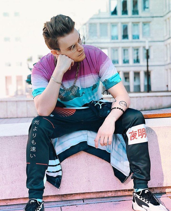 iblalistimme's tweet photo. Du bist mega hübsch #uwurarmy  #uwu4life  @iBlali https://t.co/SX2zKd4UrQ