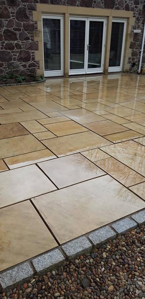NCCSTREETSCAPE's tweet photo. Some recent pictures from a contractor using our GFTK VDW 850 product for the first time. Our customer wanted something robust that could be used in the cold and wet conditions and that could also sustain jet washing, 850 was the perfect product! Job well done #landscaping https://t.co/nTJvm1eRvY