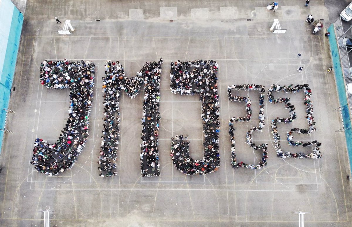 Eles são muito 'fixe'! 😎 
Equipas de Jovens de Nossa Senhora de Portugal realizaram seu encontro nacional neste último fim de semana e nos presentearam com esta incrível imagem aérea! 🤩 Mais de 1.000 jovens já se colocaram disponíveis para a #JMJ #Lisboa2022!

#NosVemosEmLisboa
