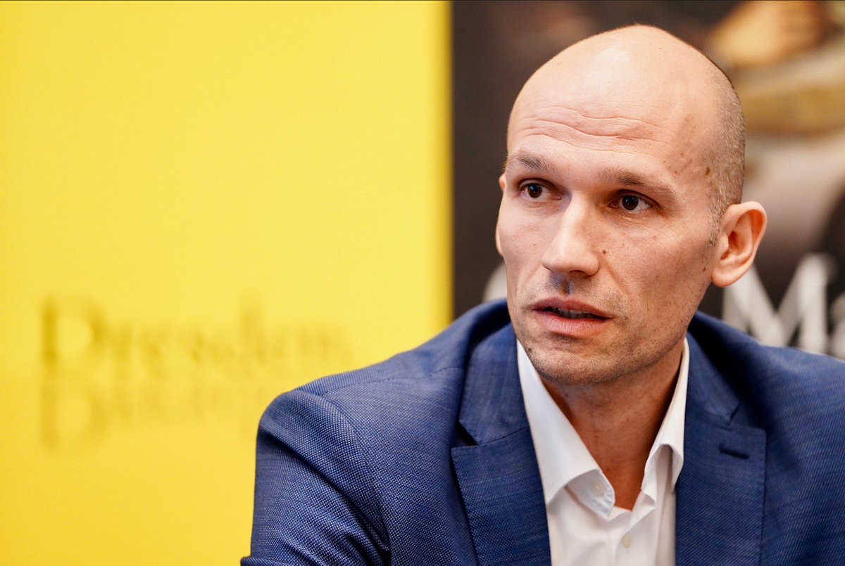 WifoeDresden's tweet photo. #5G represents a #digital #revolution: From 1 to 5 April, businesses and research institutes from #Dresden are presenting their #5G solutions for the 5G era - with @vwmanufaktur_de @smartsystemshub @tudresden_de @5g_lab @TSystems_MMS @SQL_Projekt_AG #Airrays #SmartCity #HM19 https://t.co/svkk1R57WC