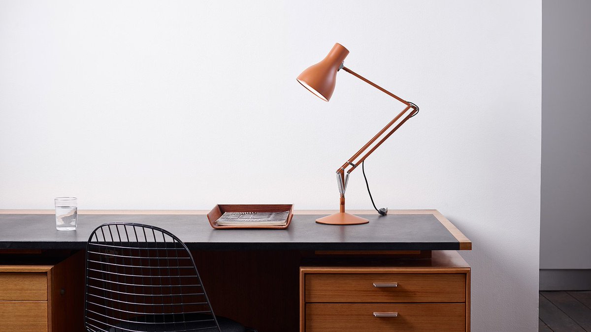 IMBOLDN_KR's tweet image. 쉽게 만나볼 수 없는 고급스러운 컬러감의 램프, 지나칠 수 없을걸. #Anglepoise #MargaretHowell #Type75 #앵글포이즈 #마가렛호웰
zpr.io/gydfc