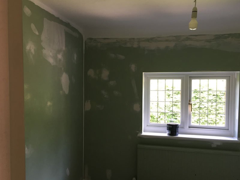 kandmdecorating's tweet photo. A new @kandmdecorating case study https://t.co/88grojcHr4 #decorating a home office in #itchingfield using #Paintlibrary Canvas and #Dulux matt on the ceiling and #Dulux satinwood on all woodwork. https://t.co/xuI7D7jFVj