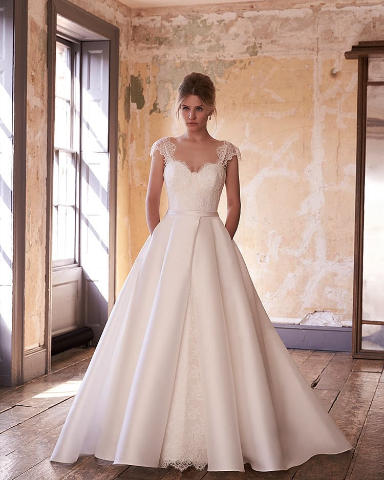 Beautiful wedding dress from <a href="/SassiHolford/">Sassi Holford</a>  #wedding #weddingdress #WeddingBells