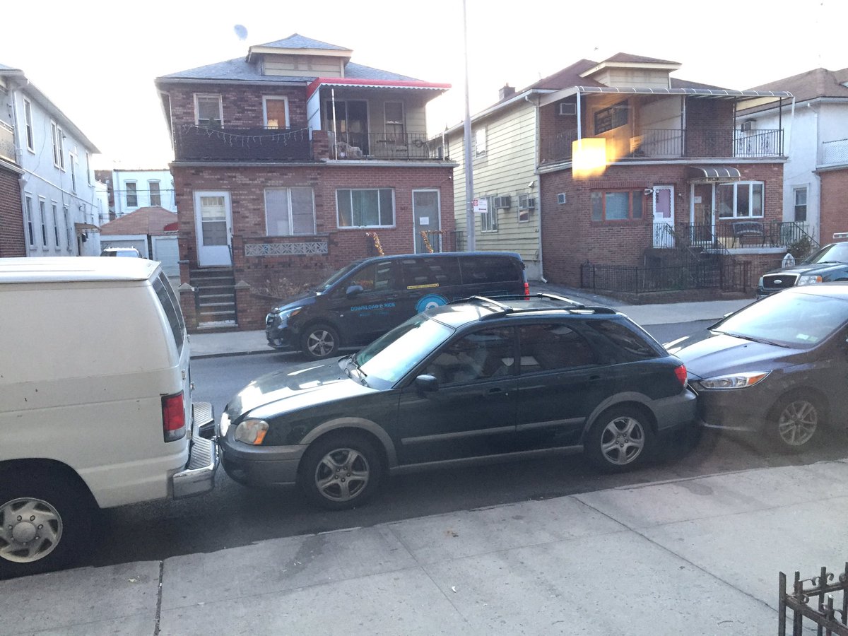 jimhunterb1's tweet image. Hope they don’t need the car today! @worstparkjobs #parallelparking #tight #west9thSt