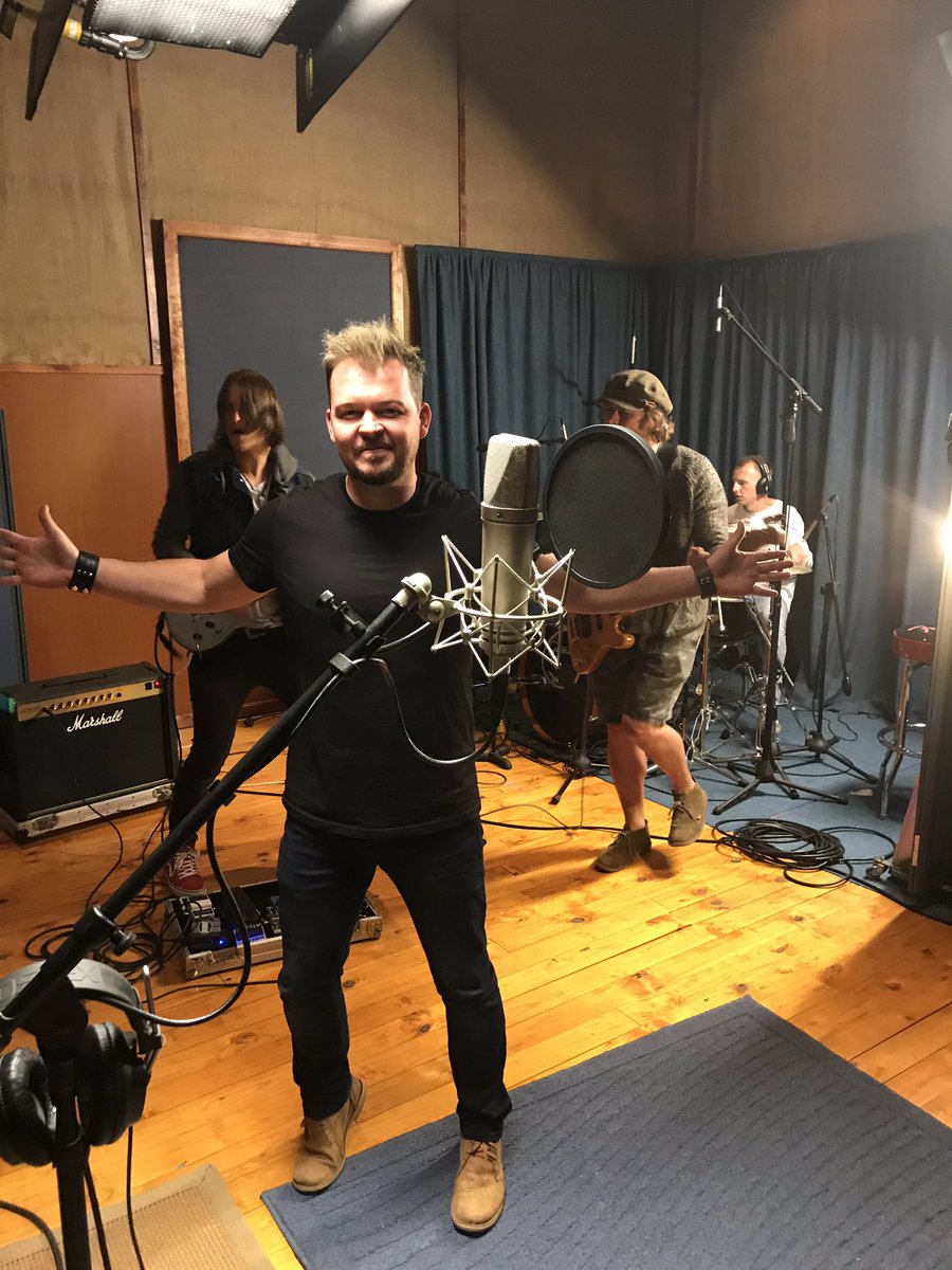 Wat maak <a href="/juanboucher007/">Juan Boucher</a> id <a href="/SmpRecord/">SMP</a> studio?