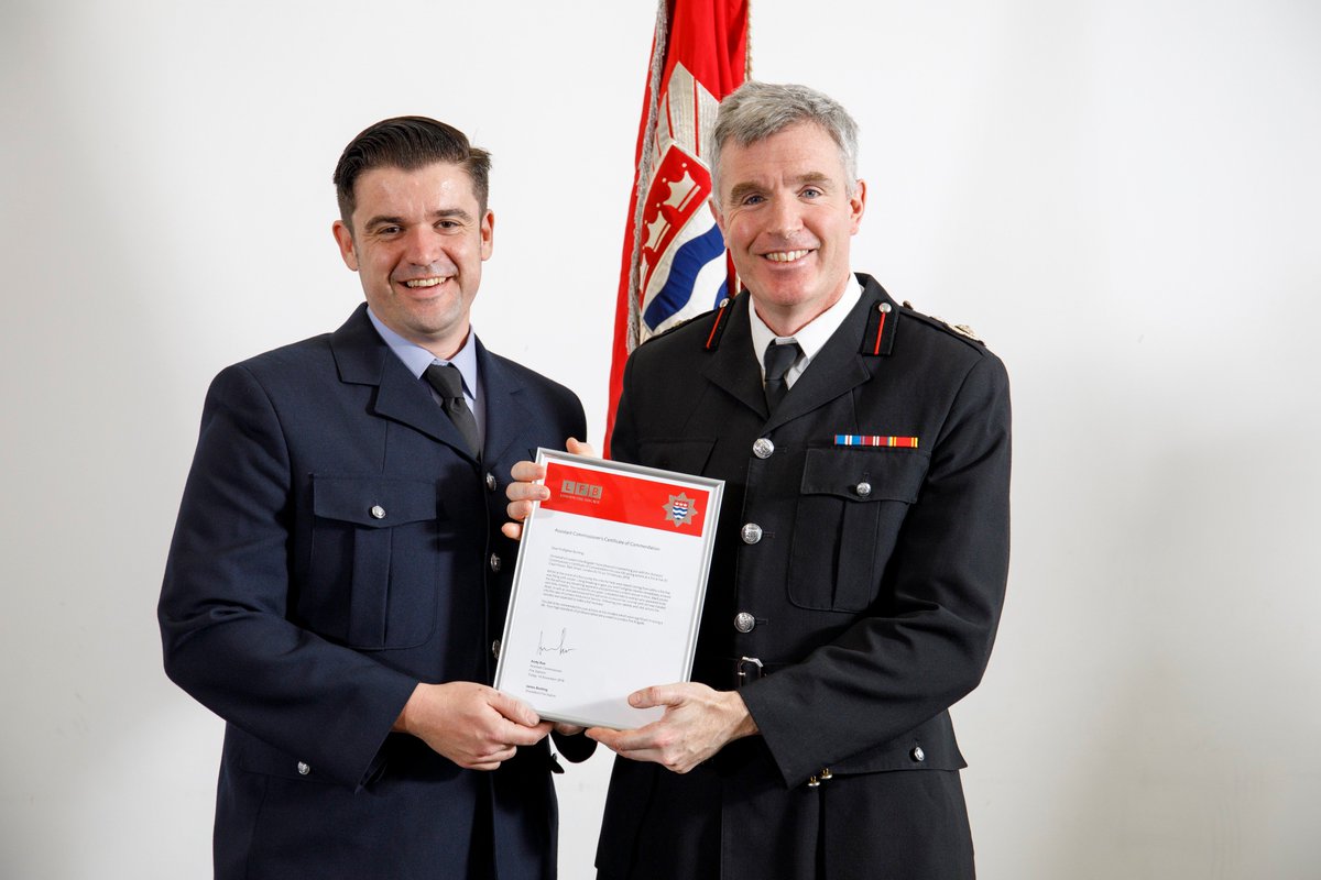 LondonFire's tweet photo. A #Shoreditch firefighter who rescued a woman from an #Islington flat fire has been given a Certificate of Commendation. FF James Bunting used breaking in gear to gain access and rescue a woman from thick black smoke. He was told his actions were “significant in saving a life” https://t.co/9Y26PyLg6j